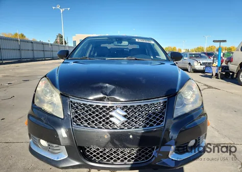 2012 Suzuki Kizashi Sport Sls z USA, uszkodzony, nr VIN JS2RF9A82C6100980